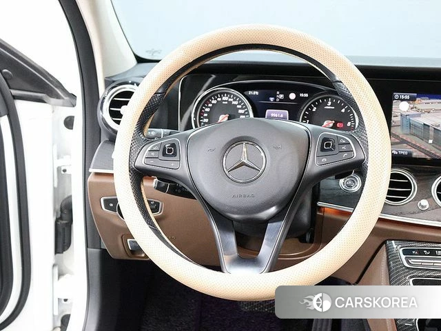 Mercedes-Benz E-Class W213 2018 Белый из Кореи, фото 5