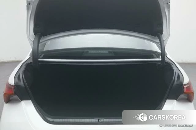 Toyota Avalon 2023 Белый из Китая, фото 5
