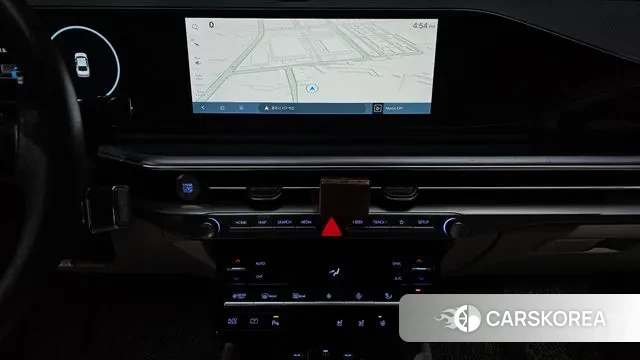 Hyundai Grandeur Hybrid (GN7) 2023 Светло-серебряный цвет из Кореи, фото 5