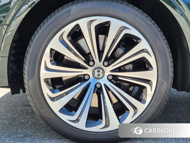 Bentley Bentayga 2025 Темно-зеленый из Кореи, фото 5