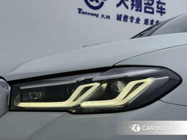 BMW 5 series 2023 Белый из Китая, фото 5