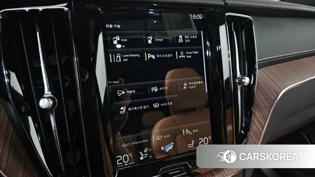 Volvo XC60 second Generation 2021 Белый из Кореи, фото 5