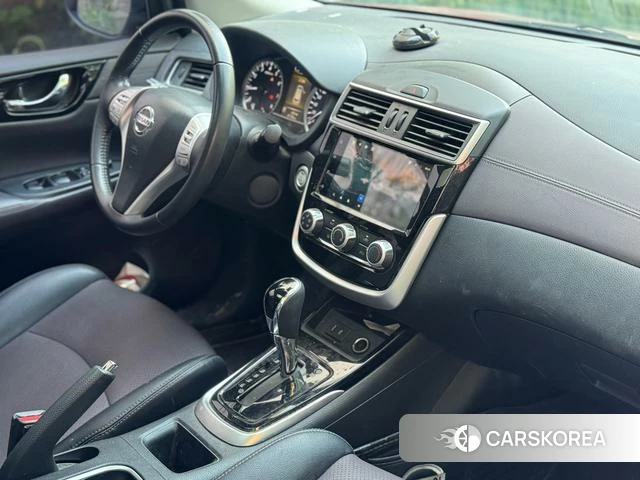 Nissan Tiida 2021 Красный из Китая, фото 5