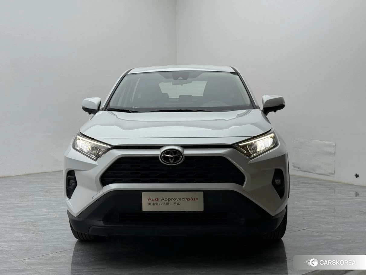 Toyota RAV4 2023 Белый из Китая, фото 5