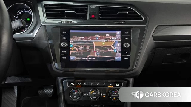Volkswagen Tiguan second Generation 2020 Черный из Кореи, фото 6
