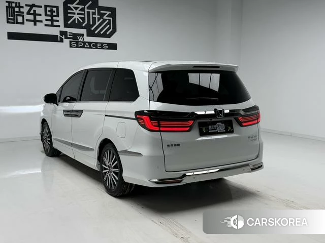 Honda Elysion 2022 Белый из Китая, фото 5