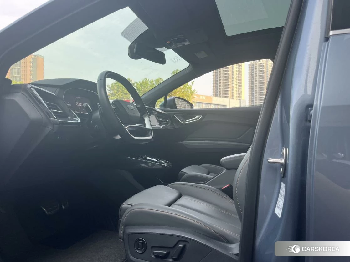 Audi Q4 2023 Синий из Китая, фото 5