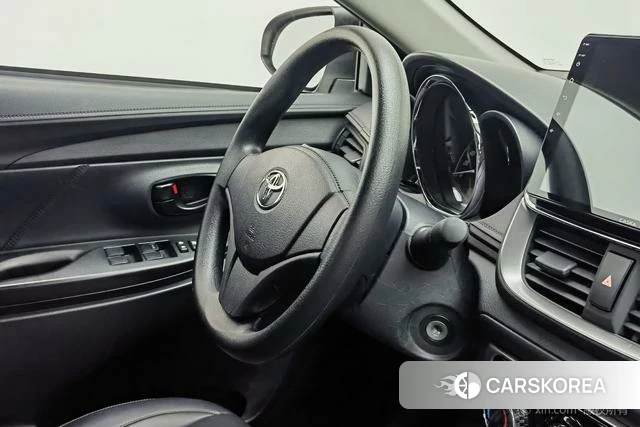 Toyota Yaris L 2021 Белый из Китая, фото 5