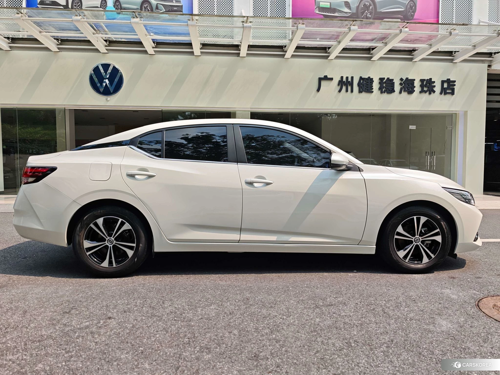 Nissan Sylphy 2021 Белый из Китая, фото 5