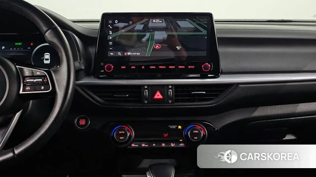 Kia The New K3 2nd generation 2023 Белый из Кореи, фото 5