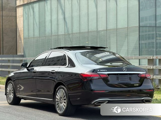 Mercedes-Benz E-Class 2023 Черный из Китая, фото 5