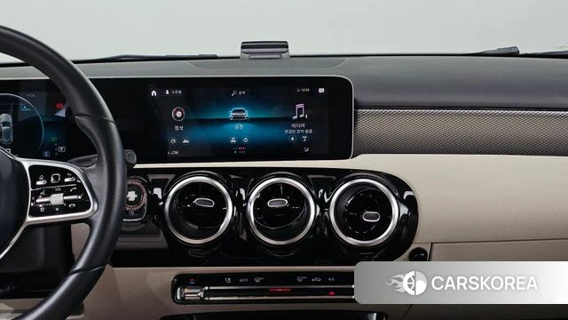 Mercedes-Benz A-Class W177 2019 Белый из Кореи, фото 5