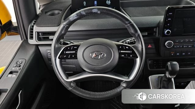 Hyundai Staria 2023 Желтый из Кореи, фото 5