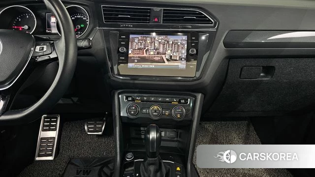 Volkswagen Tiguan second Generation 2019 Белый из Кореи, фото 5