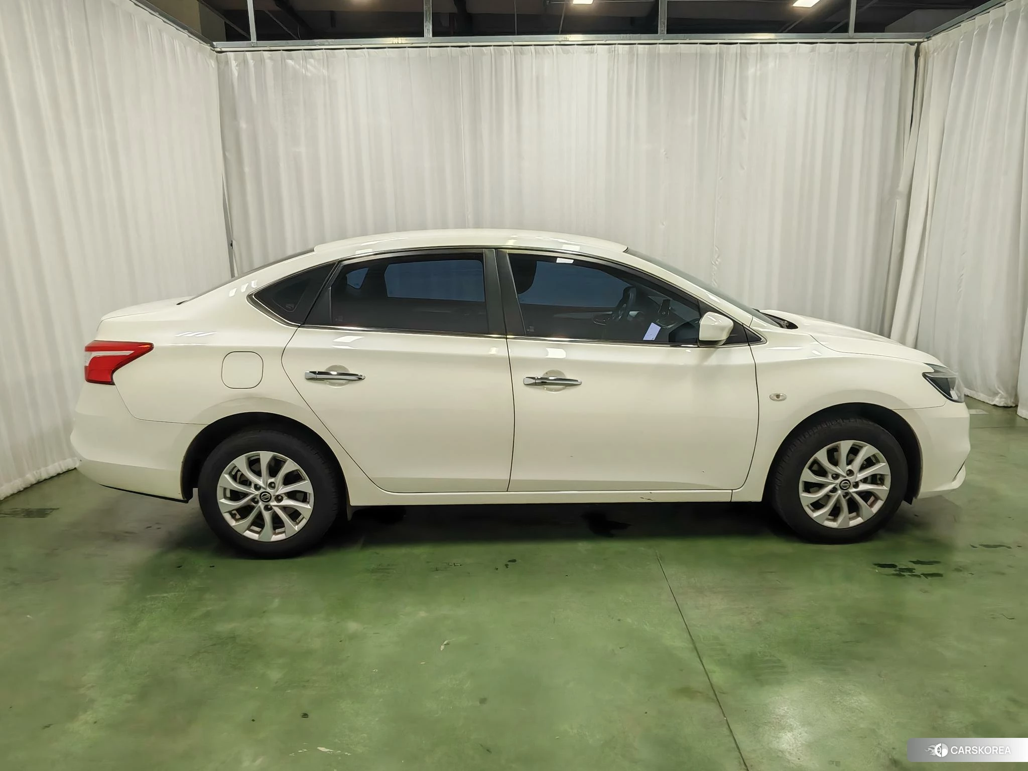Nissan Sylphy 2021 Белый из Китая, фото 5