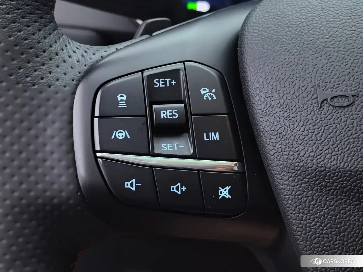 Ford Escape 2023 Silver/gray из Китая, фото 5
