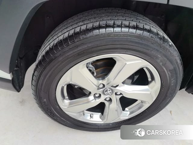 Toyota RAV4 2021 Белый из Китая, фото 5