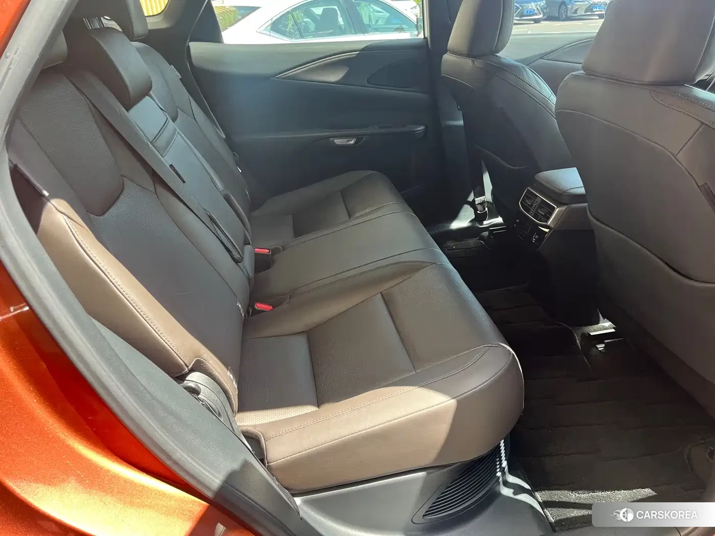 Lexus RX 2023 Champagne/brown из Китая, фото 5