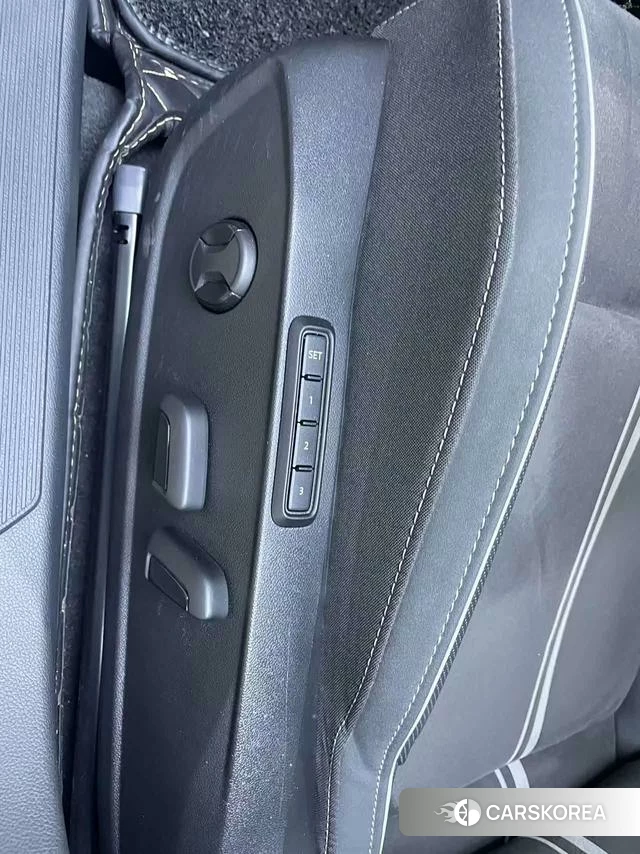 Volkswagen Golf 2024 Белый из Китая, фото 5