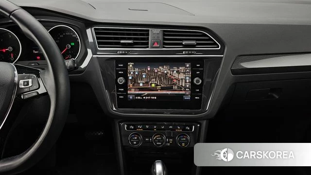 Volkswagen Tiguan second Generation 2020 Серебристо-серый из Кореи, фото 5