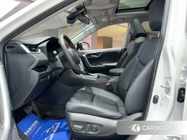 Toyota RAV4 2023 Белый из Китая, фото 5