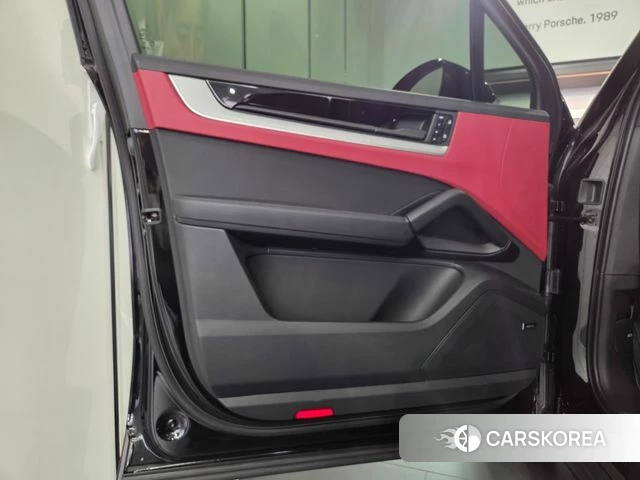 Porsche Cayenne (PO536) 2026 Черный из Кореи, фото 5