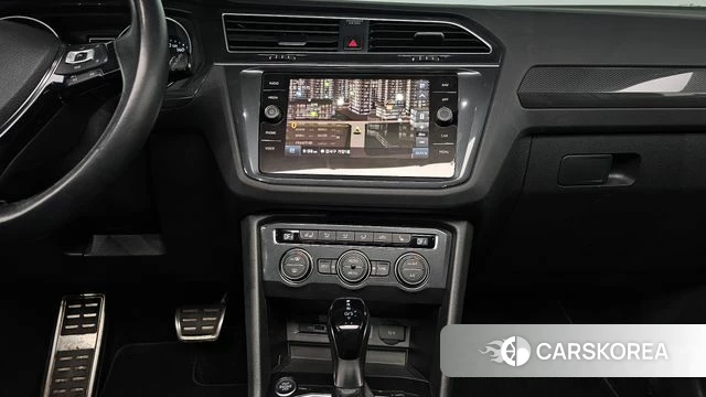 Volkswagen Tiguan second Generation 2019 Белый из Кореи, фото 5