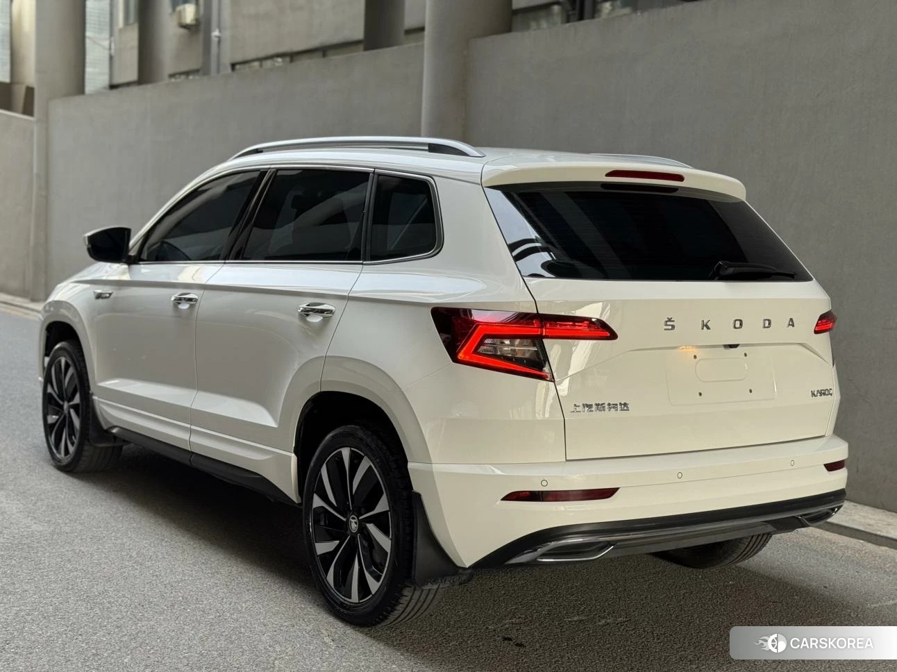 Skoda Karoq 2021 Белый из Китая, фото 5
