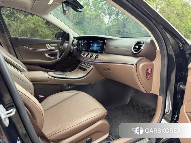 Mercedes-Benz E-Class 2023 Черный из Китая, фото 5