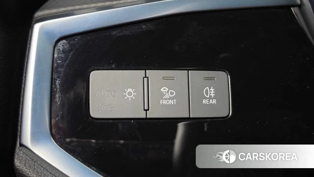 Audi Q3 (F3) 2023 Белый из Кореи, фото 5