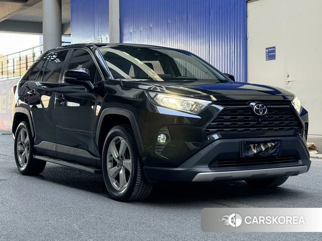 Toyota RAV4 2023 Черный из Китая, фото 5