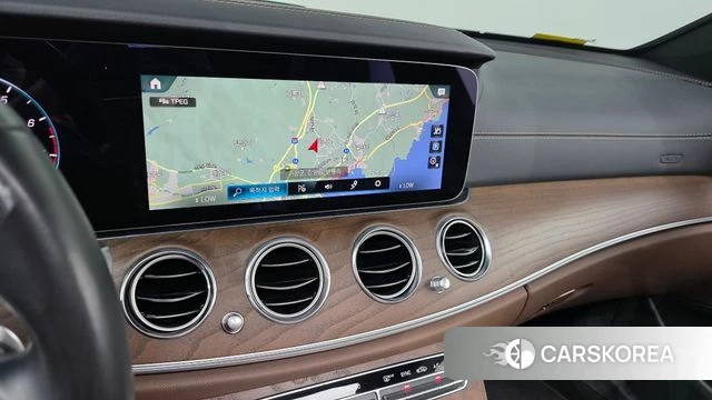 Mercedes-Benz E-Class W213 2023 Белый из Кореи, фото 5