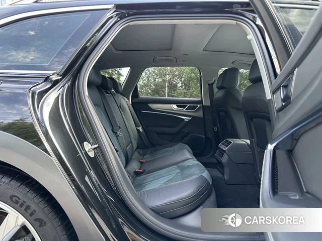 Audi A6 2021 Черный из Китая, фото 5