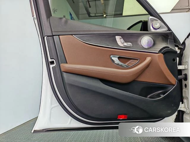 Mercedes-Benz E-Class 2021 Черный из Китая, фото 5