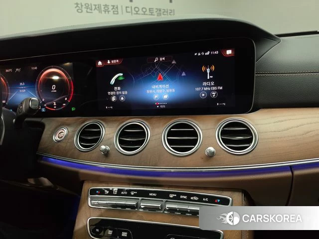 Mercedes-Benz E-Class W213 2022 Белый из Кореи, фото 5
