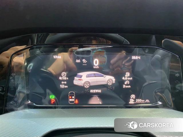 Volkswagen Golf 8th Generation 2026 Серебристо-серый из Кореи, фото 5