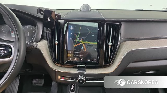 Volvo XC60 second Generation 2019 Белый из Кореи, фото 5
