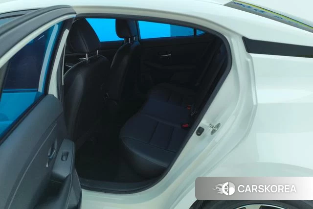 Nissan Sylphy 2022 Белый из Китая, фото 5