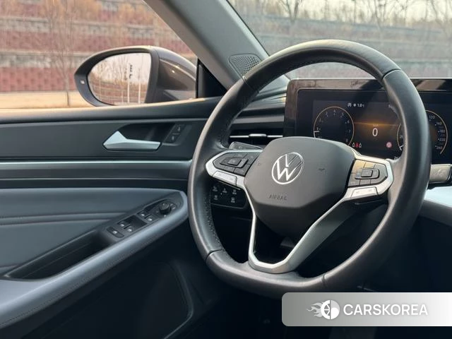 Volkswagen Lamando 2023 Темно-серый из Китая, фото 5
