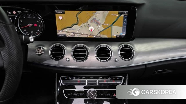 Mercedes-Benz E-Class W213 2018 Белый из Кореи, фото 5