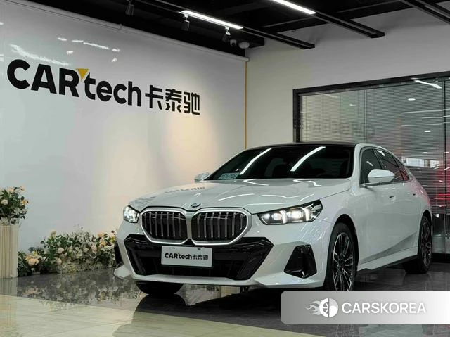 BMW 5 series 2026 Белый из Китая, фото 5