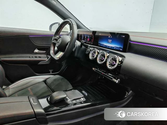 Mercedes-Benz A-Class 2024 Белый из Китая, фото 5