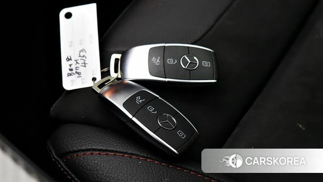 Mercedes-Benz GLC-Class X253 2021 Белый из Кореи, фото 5