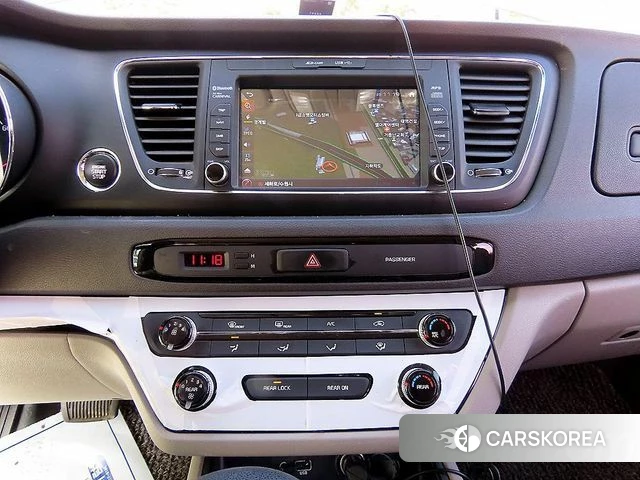 Kia The New Carnival 2018 Серебряный из Кореи, фото 5