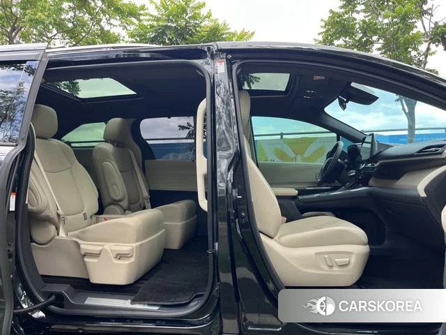 Toyota Granvia 2024 Черный из Китая, фото 5