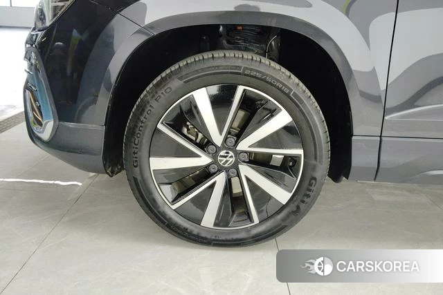 Volkswagen Tharu 2025 Темно-серый из Китая, фото 5