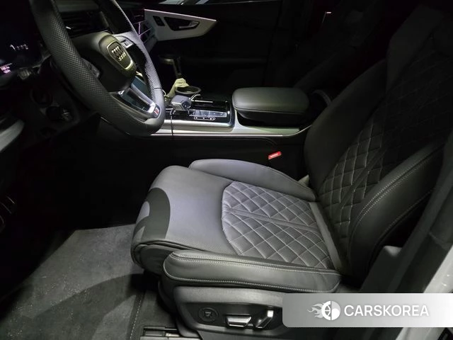 Audi Q8 (4M) 2026 Белый из Кореи, фото 5