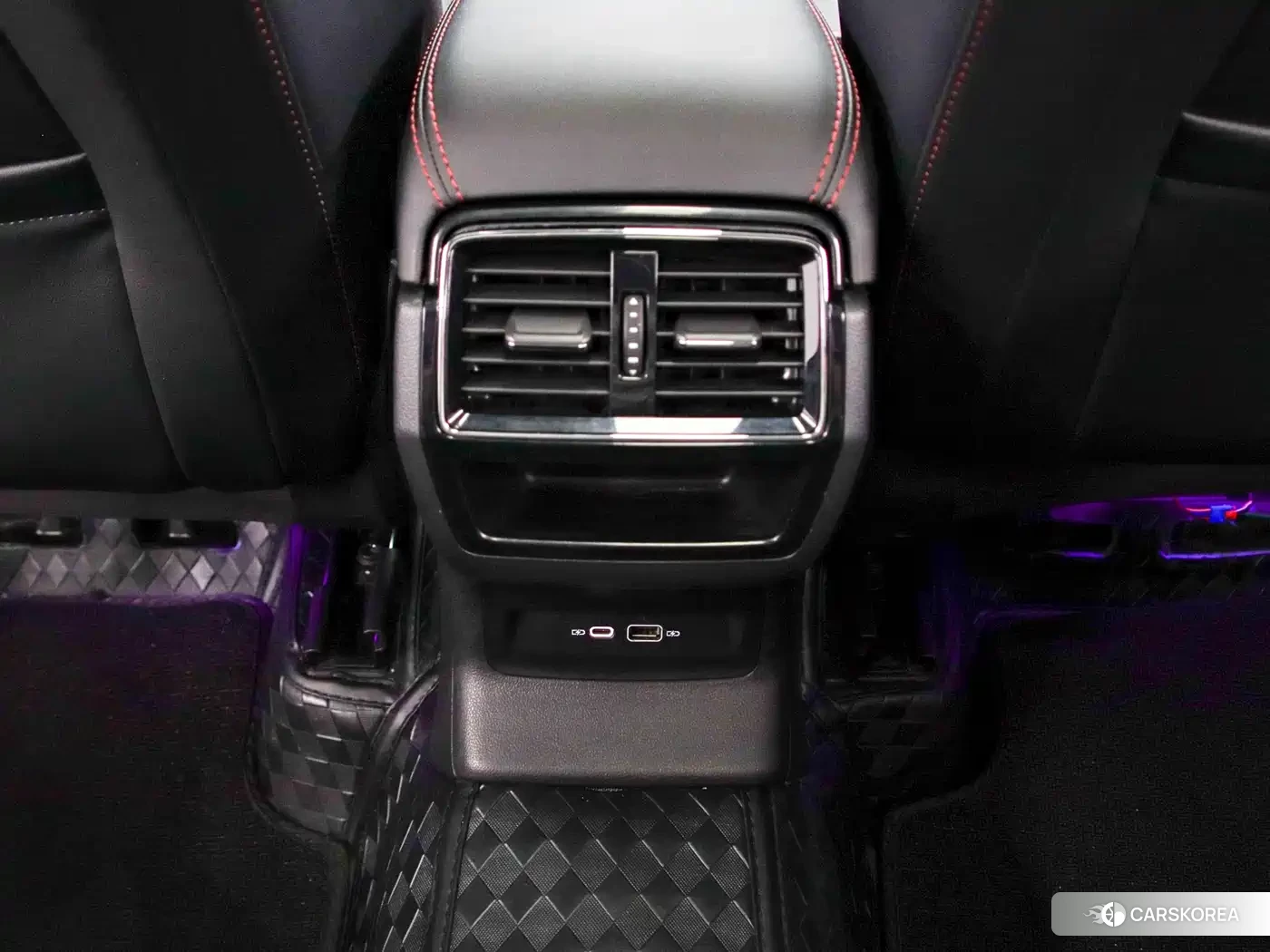 Skoda Karoq 2022 Белый из Китая, фото 5