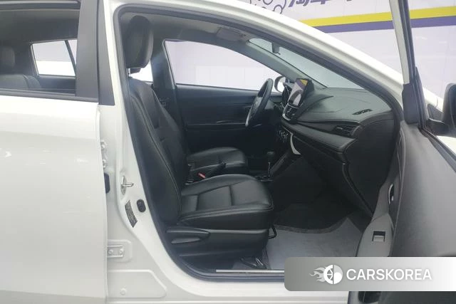 Toyota Yaris L 2020 Белый из Китая, фото 5
