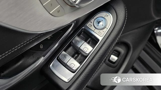Mercedes-Benz C-Class W205 2018 Черный из Кореи, фото 5